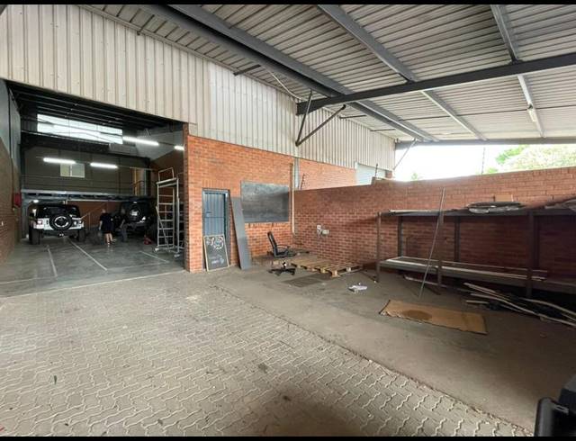 INDUSTRIAL PROPERTY TO RENT IN HENNOPSPARK